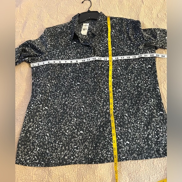 NWT Express Button-up Blouse In Black Multi size L - Picture 8 of 10